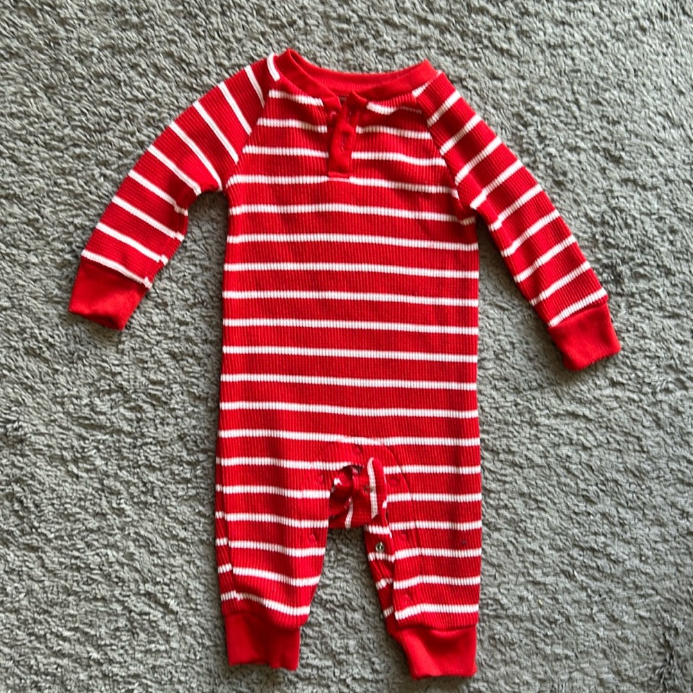 Wondershop Holiday 6-9 month pajamas